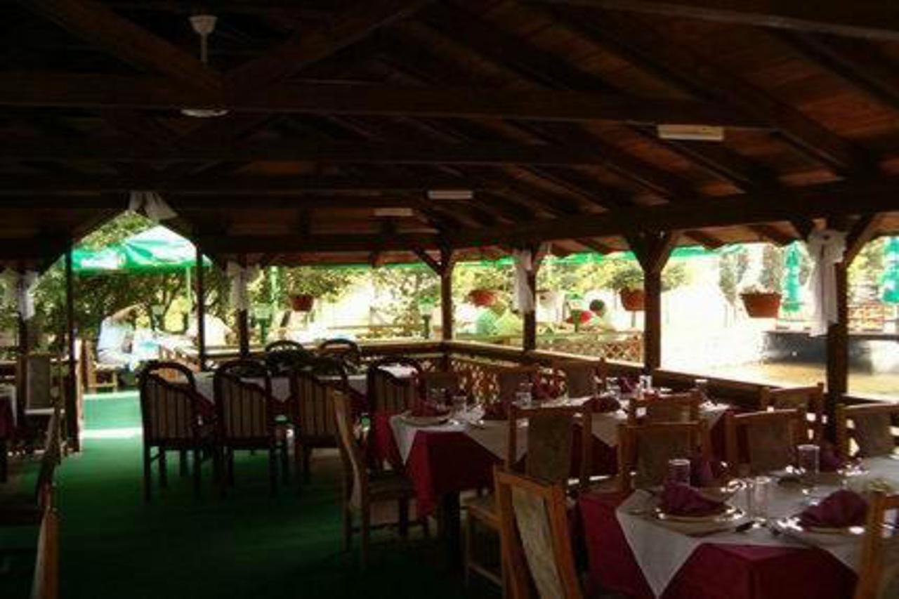 Hotel Rimski Most อิลิดชา ภายนอก รูปภาพ